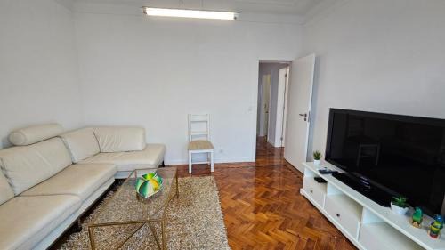 Cova da Piedade Apartment | Almada Lisbon em frente dos transportes públicos