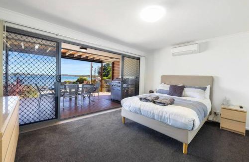 Lake Wangary Apartment | Almonta Apartments on the water front