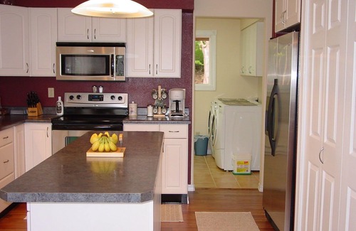 Ketchikan House | Almost Home VR 5-Bdrm, 5 Bath overlooking Knudson Cove Marina. Fishermen welcome