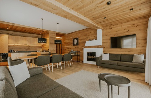 Lech am Arlberg Apartment | Almrausch BoutiqueChalet - Apartment TOP 1