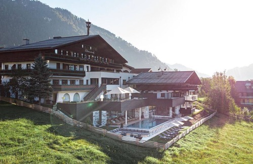 Sankt Veit im Pongau House | Almzimmer Family - Verwöhnhotel Sonnhof