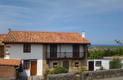 Cobreces Hostel | Alojamiento El Pino