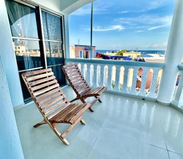 La Gloria House | Alojamiento entero con vista al mar desde terraza y balcón