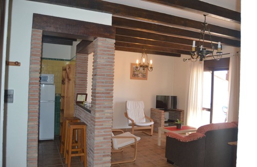 Vinuela House | Alojamientos Huetor