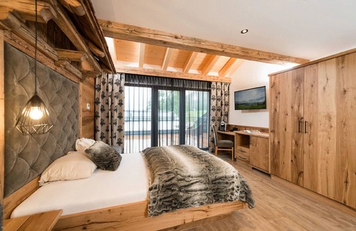Seefeld Pedestrian Zone Hotel | Alpenlove - Adult SPA Hotel