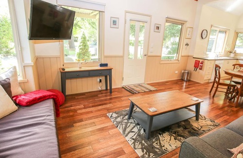 Harrietville Cottage | ALPINE ARNICA COTTAGE 1: Harrietville