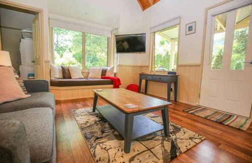 Harrietville Apartment | Alpine Arnica Cottage 1