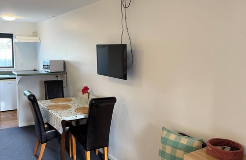 Glenorchy Apartment | Alpine haven in Spectacular Glenorchy.nn