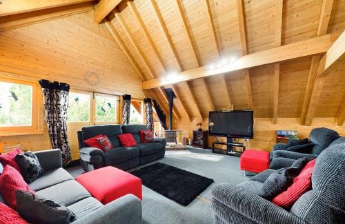 Pentney House | Alpine Lodge
