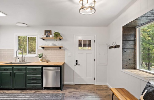 McCall Cabin | Alpine Nine - Modern, cozy cabin in the woods close to town