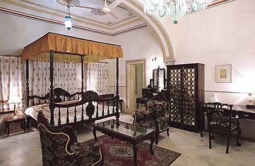 Sindhi Camp Hotel | Alsisar Haveli - Heritage Hotel