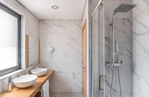 Mangualde Apartment | ALTIDO Gorgeous unit w/ Gym & Communal pool