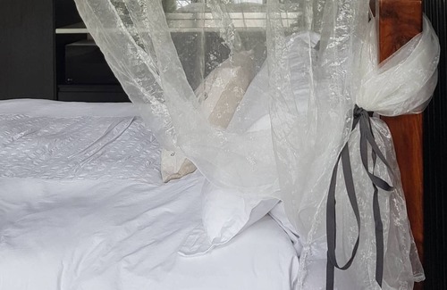 Boorolite Bed & Breakfast | Altitude221