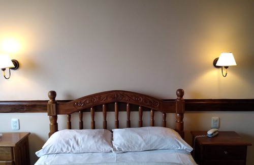 Macrozona Bahia Redonda y Primeros Faldeos Hotel | Altos de Soberana - Hostería con una maravillosa vista al lago Argentino.