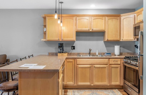 Alyeska Apartment | Alyeska Mountain Side Retreat!