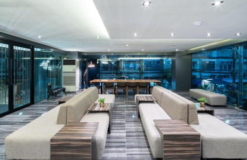 Bang Yi Khan Hotel | Amarin Hotel Rama 8