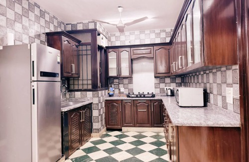 New Delhi Apartment | Amazing 3BHK Apartment in Greater Kailash 2 by HostMyStay
