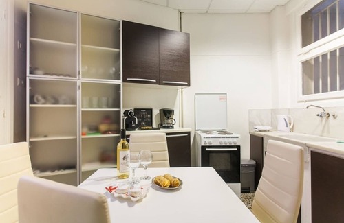 Makrigianni Apartment | Amazing 4BDR apt in Plaka+Netflix/VaccinatedHost