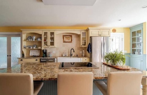 Mansfield Center House | Amazing 5-bedroom house in Mansfield