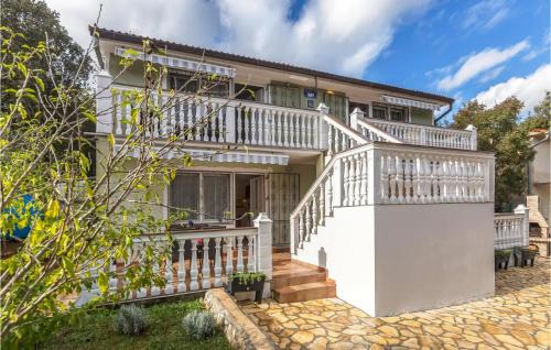 Pavicini Apartment | Amazing Apartment In Pavicini With Wifi