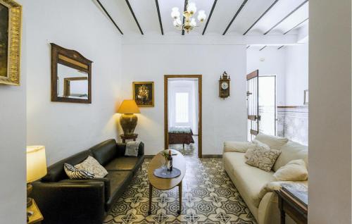 El Pedroso House | Amazing Home In El Pedroso With Wifi