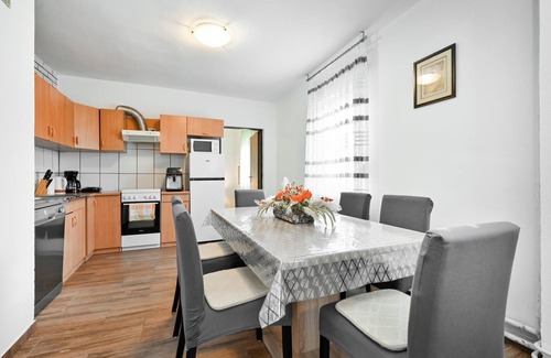 Ivanska House | Amazing home in Ivanska with kitchen