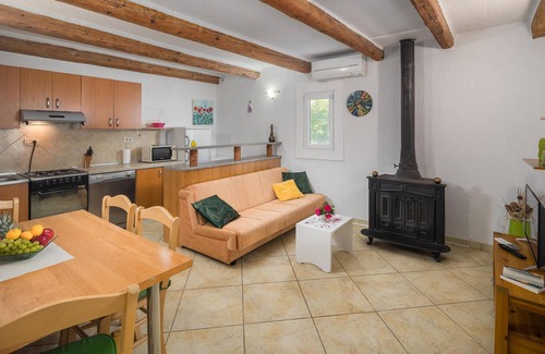 Brajkovici House | Amazing home in Kanfanar with kitchen