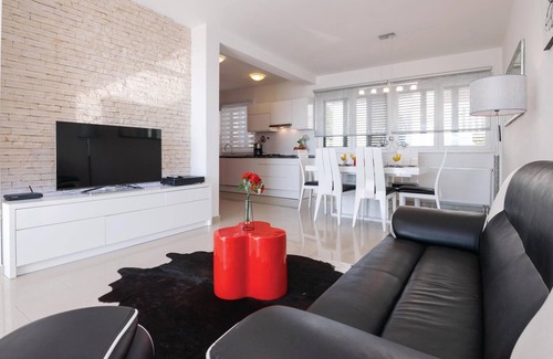 Novigrad House | Amazing home in Novigrad with sauna