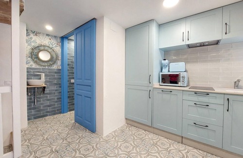 Peniscola Old Town House | Amazing home in Peñíscola with WiFi