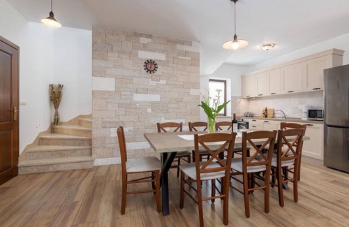 Flengi House | Amazing home in Porec