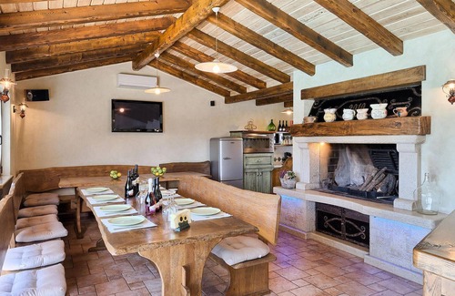 Visnjan House | Amazing home in Porec