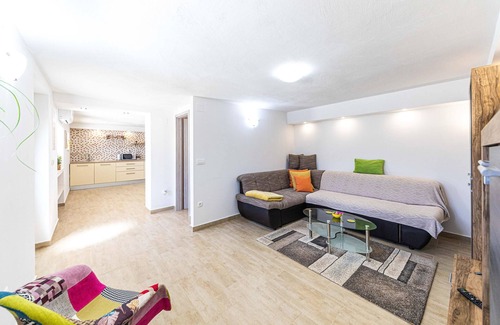 Labin House | Amazing home in Prgomet with WiFi