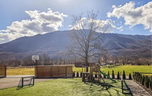 Brusane House | Amazing Home In Rizvanusa