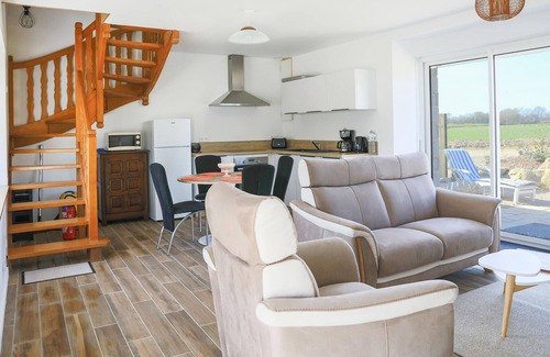 Runan House | Amazing home in Runan with WiFi