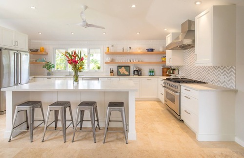 Kailua House | ★ Amazing ★ Kailua Bliss Beach House ★ Pool! Game Room! 1 House from the Beach