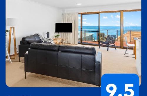 McCracken House | Amazing Ocean Views At This Exclusive 4 BR Holiday Home