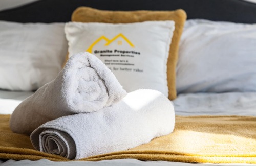 Wallasey Apartment | Amazing Townhouse Close To City and Beach Sleeps 7