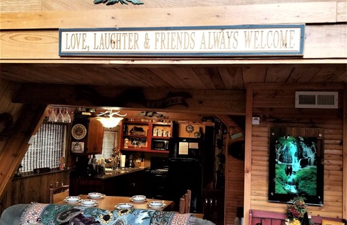 Chalet Village Cabin | Amazing Updated Original Chalet-2 miles to Gatlinburg & GSMNP-HotTub-Resort Pool