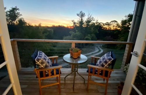 Clunes Cottage | Amazing views over iconic Mount Beckworth.