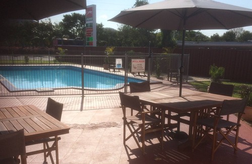 Park Avenue Hotel | Ambassador Motel