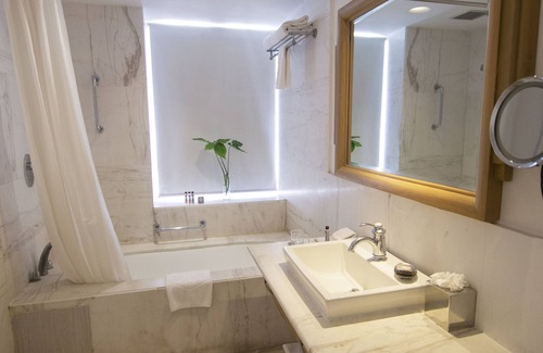 New Delhi Hotel | Ambassador, New Delhi - IHCL SeleQtions