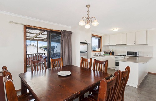 Port Fairy House | Ambience By The Sea - relaxing getaway in a tranquil location