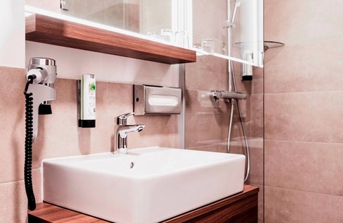 Feldkirchen bei Graz Hotel | Amedia Express Graz Airport, Trademark Collection by Wyndham