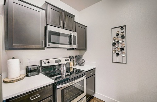 Spring Valley Apartment | Amenities! Luxury Apartment Extended Stays 30+ days