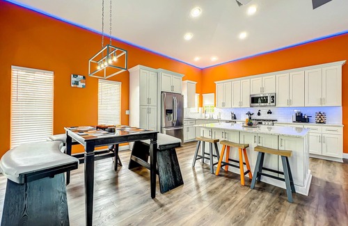 Ozona House | Amenity Paradise! Theater, Game-room, Mini Golf, Outdoor Bowling & Hot Tub!