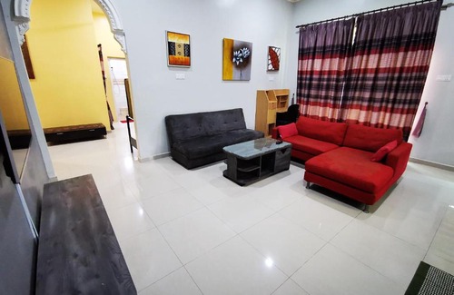 Bukit Kuang House | Amera Homestay