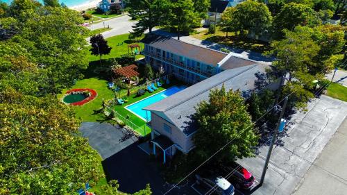 Mackinaw City Hotel | American Boutique Inn - Lakeview