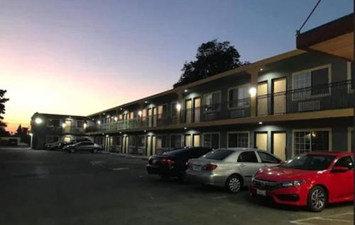 Lennox Hotel | American Inn & Suites LAX