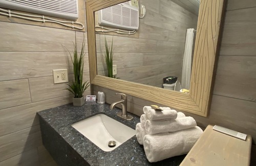 Northwest Pensacola Hotel | American Inn