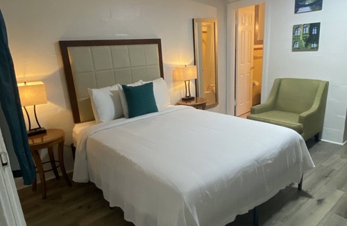 Northwest Pensacola Hotel | American Inn